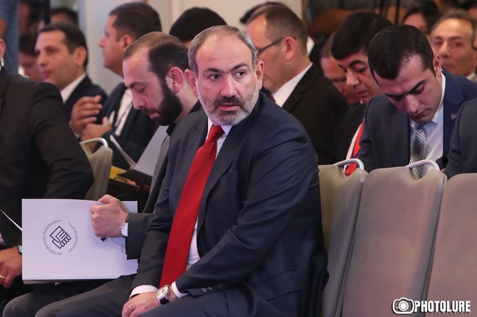 Пашинян предрек "статус бомжа" представителям старой коррупционной системы в Армении Пашинян предрек "статус бомжа" представителям старой коррупционной системы в Армении