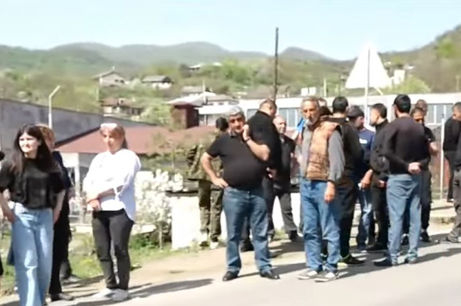 Жители села Киранц проводят акцию неповиновения против решения о делимитации границы с Азербайджаном