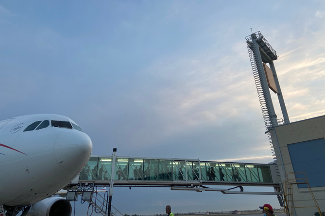 Аэропорт "Звартноц" возобновил прием и отправку рейсов, задержанных ранее из-за работ на ВПП 