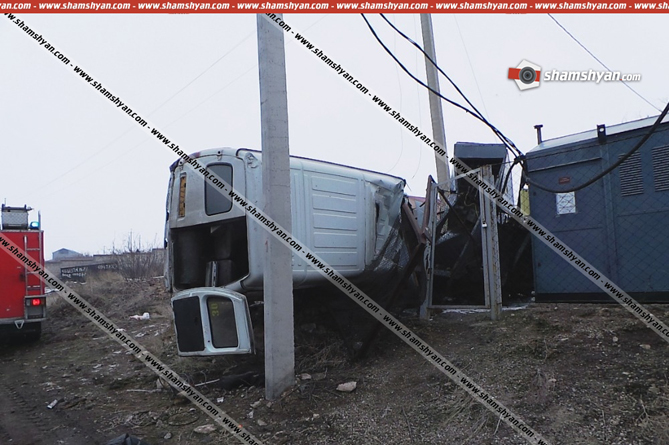 В ДТП близ Еревана попали сразу четыре машины и две маршрутки: есть пострадавшие В ДТП близ Еревана попали сразу четыре машины и две маршрутки: есть пострадавшие