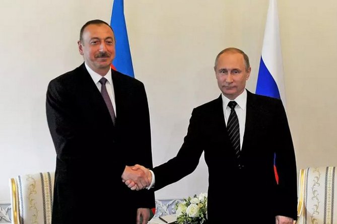Путин обсудил с Алиевым ситуацию вокруг Арцаха после встречи с премьером Армении