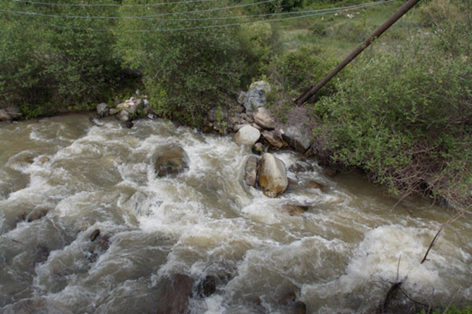 Два человека пропали в реке Агстев, обнаружено тело одного из них