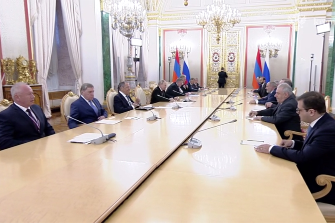 В Москве проходит встреча Пашиняна и Путина