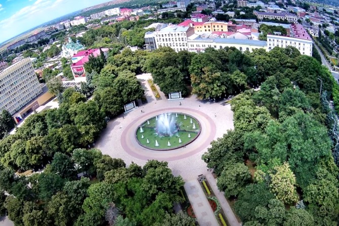 По следам погромов в Москве: краснодарские армяне и азербайджанцы договорились не поддаваться на провокации (ФОТО) По следам погромов в Москве: краснодарские армяне и азербайджанцы договорились не поддаваться на провокации (ФОТО)