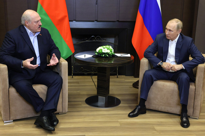Путин и Лукашенко обсудили предстоящее заседание ОДКБ в Ереване 