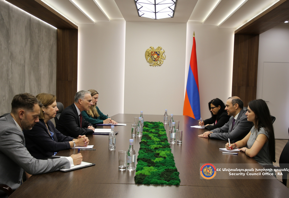  Григорян и Боно обсудили на встрече в Ереване вопросы региональной повестки 