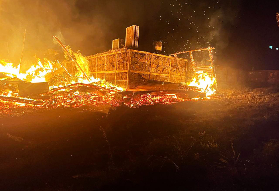 Ресторан сгорел в одном из районов Армении (ФОТО)