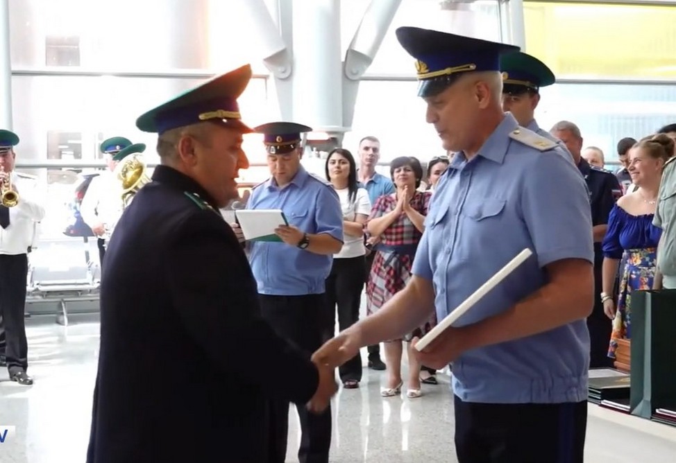 Российские пограничники завершают работу в ереванском аэропорту «Звартноц»