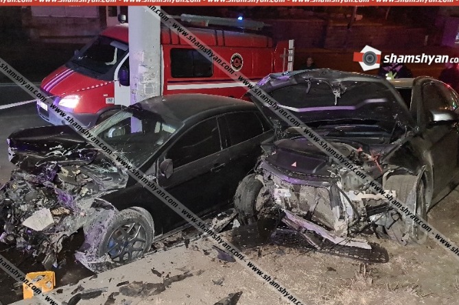Երևանում BMW–ն բախվել է Ford–ին, մեքենաները վերածվել են մետաղե ջարդոնի. BMW-ի ուղևորի մոտ ատրճանակ է հայտնաբերվել