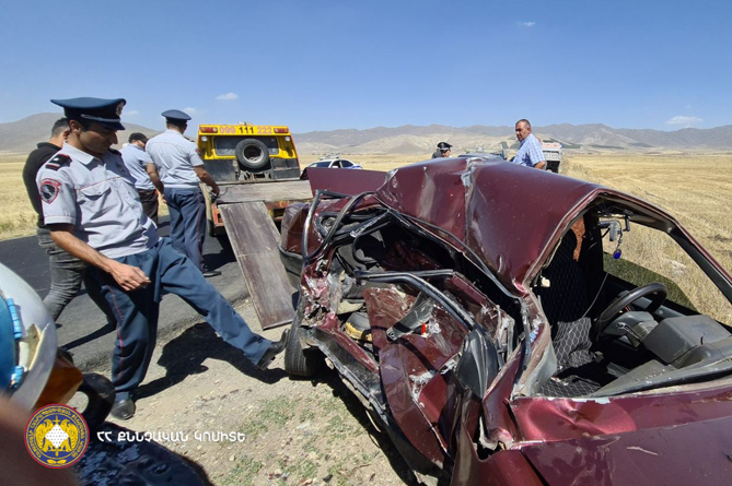  Автомобильная авария на трассе Алагяз-Артик: один водитель скончался, второй ранен (ФОТО, ВИДЕО)