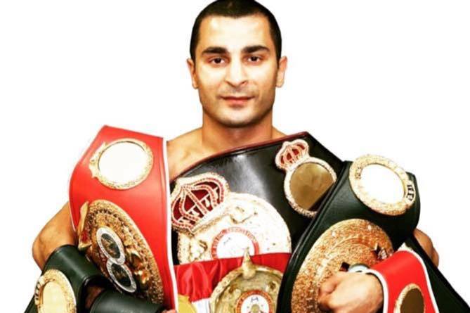 9-кратный чемпион мира по боксу Вик Дарчинян призвал спортсменов поддержать призыв к Азербайджану вернуть армянских пленных 9-кратный чемпион мира по боксу Вик Дарчинян призвал спортсменов поддержать призыв к Азербайджану вернуть армянских пленных