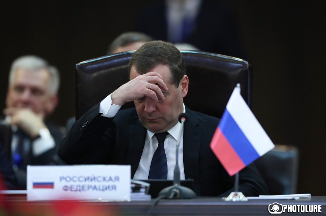 Медведев отреагировал на решение WADA по России Медведев отреагировал на решение WADA по России
