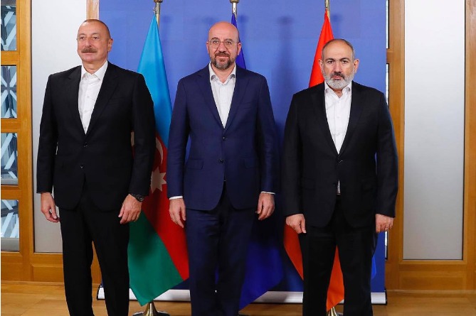 Բրյուսելում անցկացվում է Փաշինյան-Միշել-Ալիև եռակողմ հանդիպումը (ՎԻԴԵՈ) Բրյուսելում անցկացվում է Փաշինյան-Միշել-Ալիև եռակողմ հանդիպումը (ՎԻԴԵՈ)