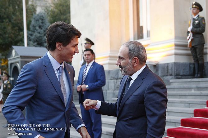 Пашинян обсудил с премьером Канады эскалацию напряженности вокруг Карабаха и диалог с Турцией