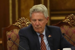 Паллоне критикует оказание военной помощи  Азербайджану со стороны США и напоминает о праве арцахцев вернуться на Родину