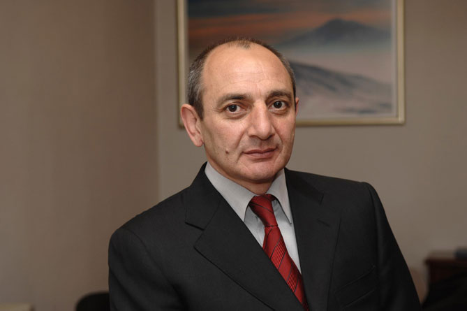 Президент Карабаха присудил директору Степанакертского детсада почетное звание заслуженного педагога НКР