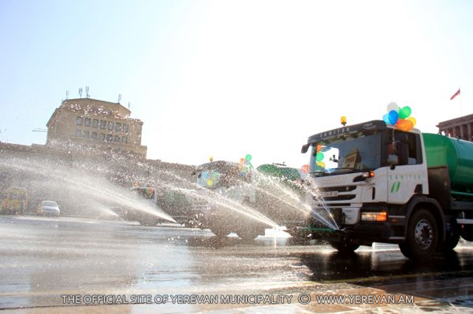Парад поливальных машин в Ереване-7