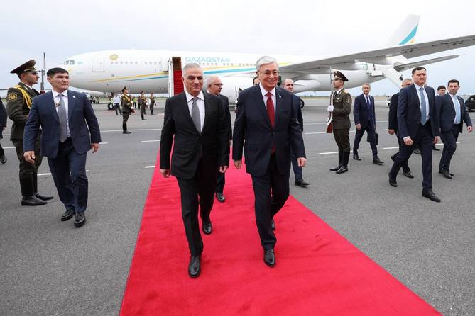 Ղազախստանի նախագահը ժամանել է Երևան Ղազախստանի նախագահը ժամանել է Երևան