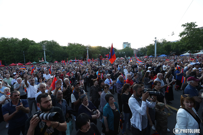 В Ереване проходит митинг оппозиции В Ереване проходит митинг оппозиции