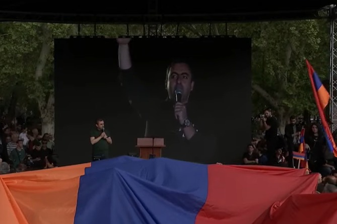 Армянская оппозиция намерена добиться "капитуляции" премьер-министра