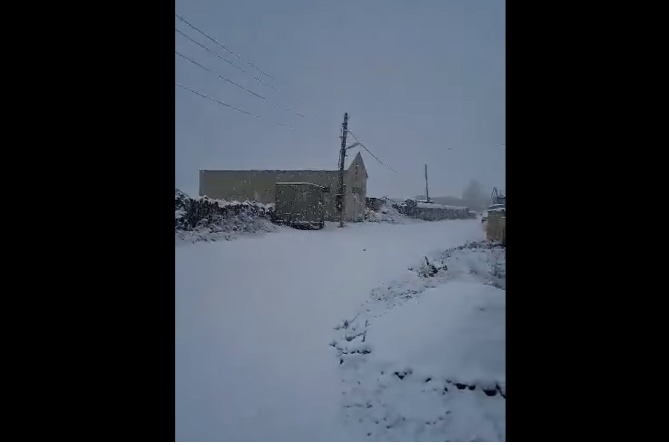 Հայաստանում տեղում է առաջին ձյունը (ՎԻԴԵՈ) Հայաստանում տեղում է առաջին ձյունը (ՎԻԴԵՈ)