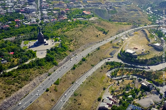 "Цветущий Ереван": в армянской столице будет посажено около 7500 деревьев и кустарников (ФОТО, ВИДЕО)
