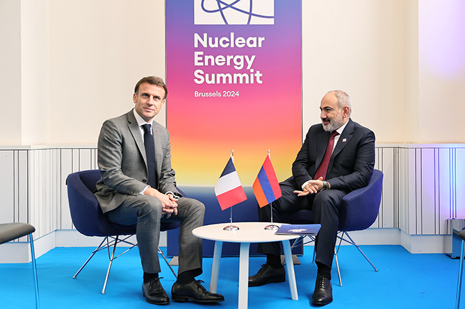 Փաշինյանը Մակրոնի հետ քննարկել է ՀՀ–Ադրբեջան հարաբերություններն ու ԵՄ–ի հետ փոխգործակցությունը (ՎԻԴԵՈ) Փաշինյանը Մակրոնի հետ քննարկել է ՀՀ–Ադրբեջան հարաբերություններն ու ԵՄ–ի հետ փոխգործակցությունը (ՎԻԴԵՈ)