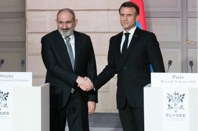 Փաշինյանը Մակրոնին հրավիրել է Հայաստան՝ մասնակցելու Ազնավուրի 100–ամյակին նվիրված գալա–համերգին Փաշինյանը Մակրոնին հրավիրել է Հայաստան՝ մասնակցելու Ազնավուրի 100–ամյակին նվիրված գալա–համերգին