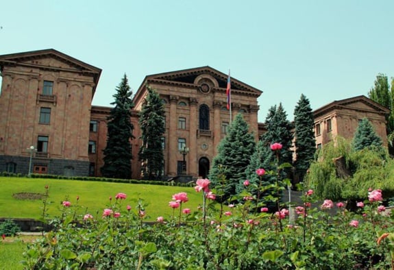 Քիչ առաջ մեկնարկել է 9–րդ գումարման Ազգային ժողովի առաջին նիստը