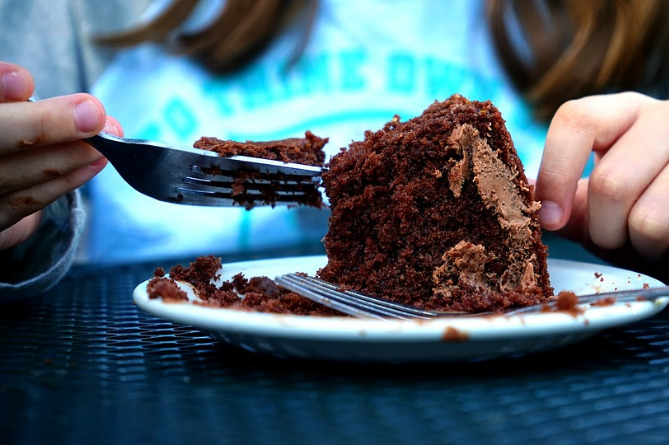 Ինչու է օրգանիզմը հակված քաղցրի. սննդաբանը պատմում է պատճառների մասին