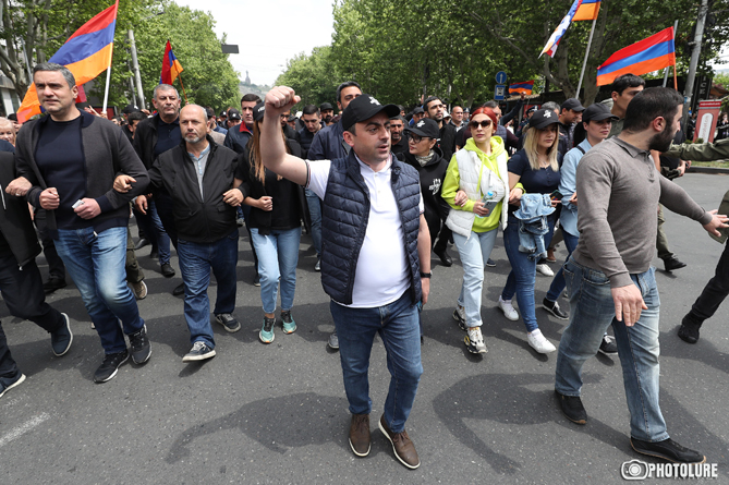 Лидер армянской оппозиции обратился с призывом к дипкорпусу