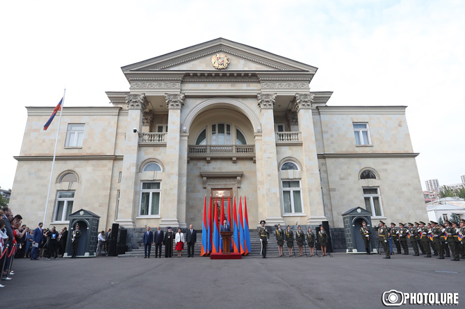 Сюрприз от Пашиняна: ворота премьерской резиденции навсегда открылись для людей (ВИДЕО)