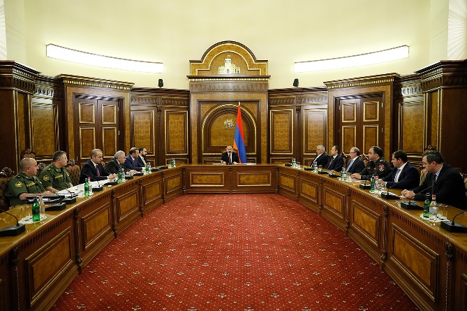 Ադրբեջանի ԶՈւ–ն հատել է Հայաստանի պետական սահմանը և խորացել մինչև 3,5 կմ. Փաշինյանը դա համարել է անհանդուրժելի ոտնձգություն ՀՀ ինքնիշխան տարածքի նկատմամբ (ՎԻԴԵՈ)