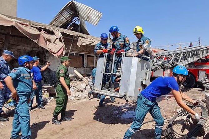 Число без вести пропавших при взрыве в ТЦ «Сурмалу» сократилось до 4
