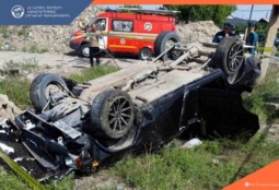 Ավտոմեքենան գլխիվայր շրջվել է դաշտամիջյան հատվածում․ վարորդը հոսպիտալացվել է