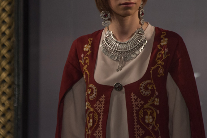 Հայ դիզայներներն առաջին անգամ կներկայացնեն ազգային գորգերի զարդանախշերի տարրերով հագուստի հավաքածու
