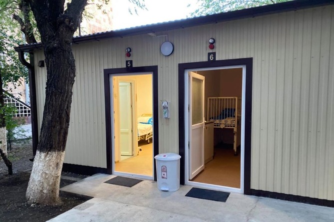 Կառուցվել է 14 օրում. «Արաբկիր» ԲԿ–ում բացվել է մեկուսարան կովիդ-կասկածելի փոքրիկ պացիենտների ընդունելության համար (ՖՈՏՈ)