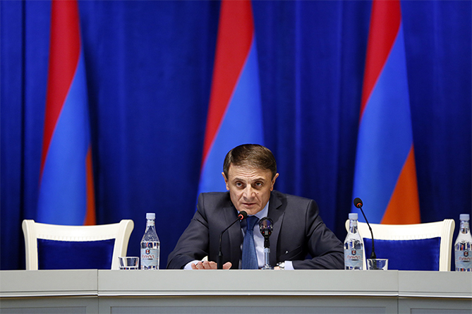 Օսիպյանն ընդգծել է կոռուպցիոն որևէ դրսևորման բացառումը ոստիկանության համակարգում (ՎԻԴԵՈ) Օսիպյանն ընդգծել է կոռուպցիոն որևէ դրսևորման բացառումը ոստիկանության համակարգում (ՎԻԴԵՈ)