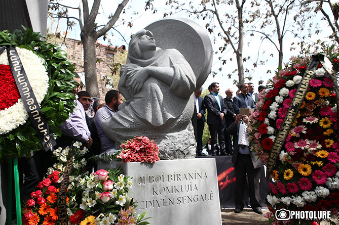 Первый в мире памятник жертвам Геноцида езидов установлен в Ереване
