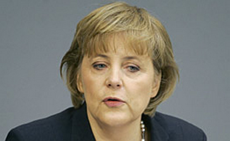 Ангела Меркель сможет посетить матч Германии с Грецией на Евро-2012