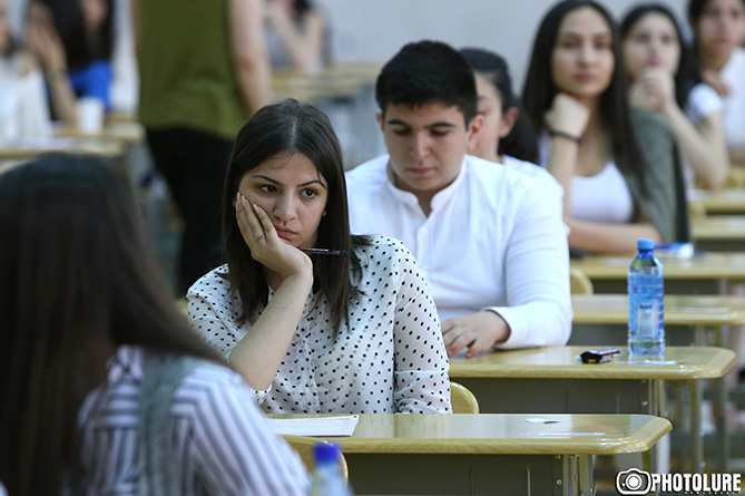 Принцип обязательного 12-летнего образования в Армении может быть пересмотрен - министр 