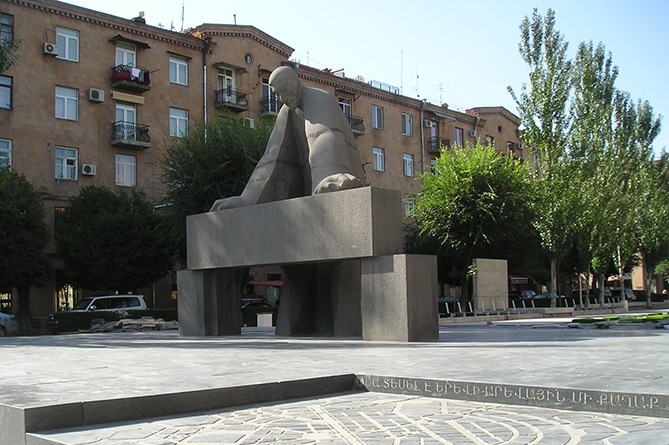 Памятник Александру .jpg