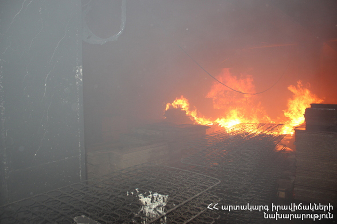 Последствия пожара в "Малатия Молл": уничтожены товары на территории в 27 тыс. кв. м (ФОТО, ВИДЕО)