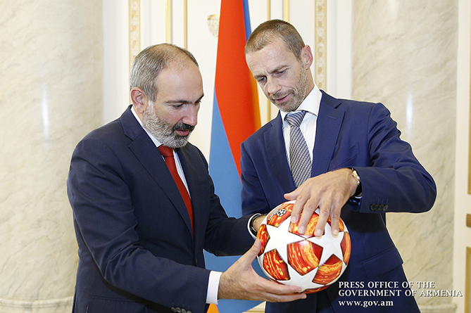 ՈՒԵՖԱ-ն շարունակելու է նպաստել Հայաստանում ֆուտբոլի զարգացմանը (ՖՈՏՈ) ՈՒԵՖԱ-ն շարունակելու է նպաստել Հայաստանում ֆուտբոլի զարգացմանը (ՖՈՏՈ)
