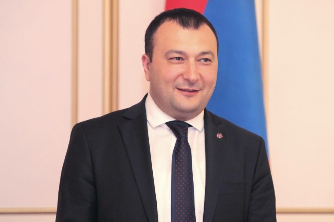 Фракция "Процветающая Армения" может выступить против программы правительства. Вице-спикер назвал причины