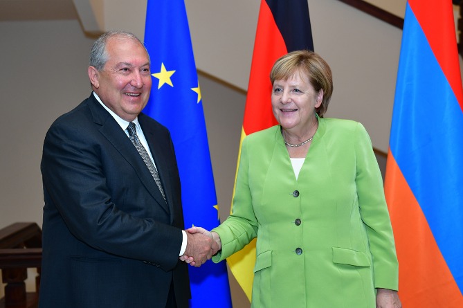 Канцлер Германии: в отношениях с Арменией есть нереализованный потенциал