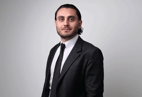 Չվաճառել խուճապի պահին և չգնել էյֆորիայի ազդեցության տակ. գլխավոր դասերը ներդրողի համար՝ Freedom Broker Armenia-ից 