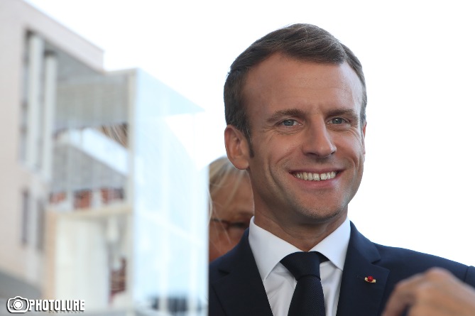 Макрон поддерживает Трампа в его стремлении пригласить Россию в G7 - СМИ Макрон поддерживает Трампа в его стремлении пригласить Россию в G7 - СМИ