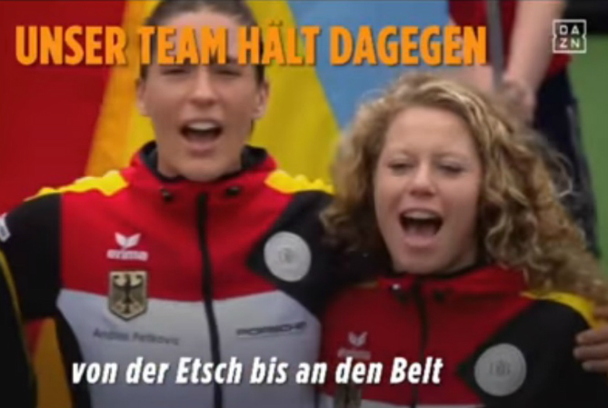 Теннисистки сборной Германии подпевали исполнителю нацистского гимна (видео)