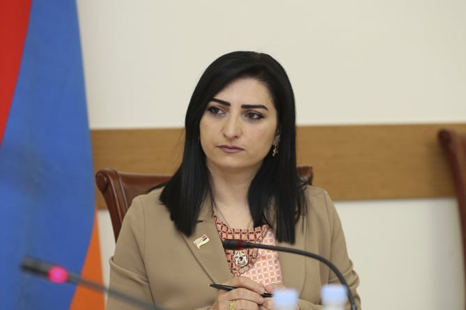 Тагуи Товмасян оспорила в суде ее смещение с должности главы комиссии НС Тагуи Товмасян оспорила в суде ее смещение с должности главы комиссии НС